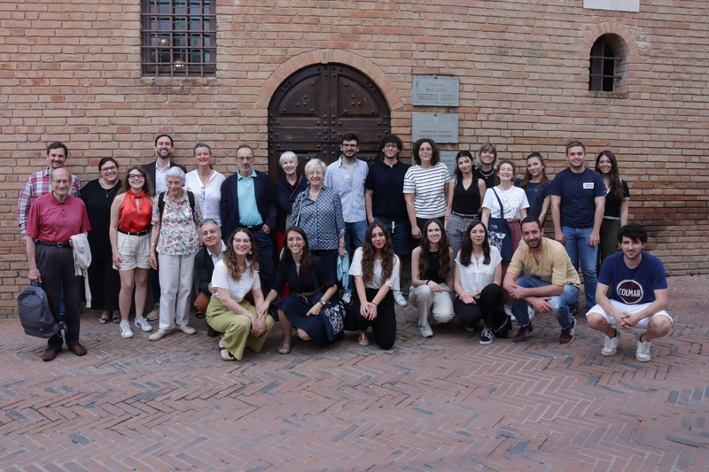 "Scuola estiva 2026” 18 giovani studiosi provenienti dall’Italia e dall’estero.
Mercoledì 10 giugno proiezione del documentario “Decameron: canzoni e storie. La ballata del professore”